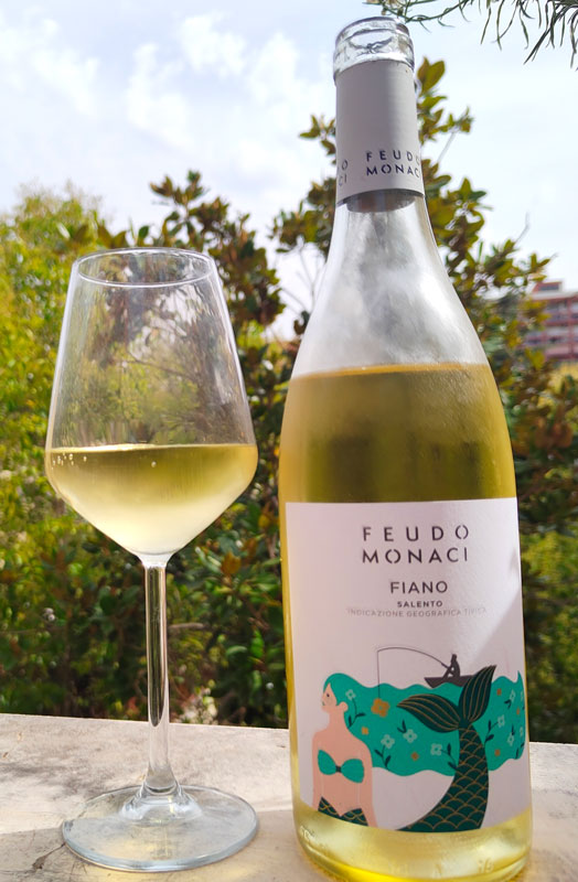 Fiano Salento - Feudo Monaci un ottimo vino per la pasta al granchio